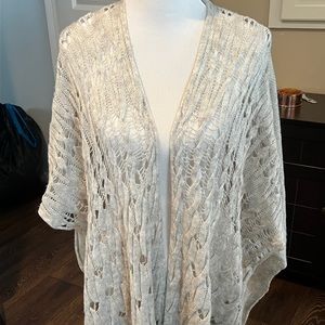 Free people light grey knit wrap.